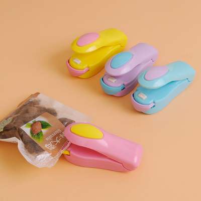 Mini household hand pressure sealing machine hand tools